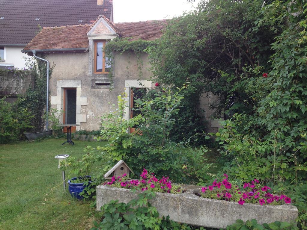 Domaine De La Grange Aux Dimes Villa Feux Ruang foto